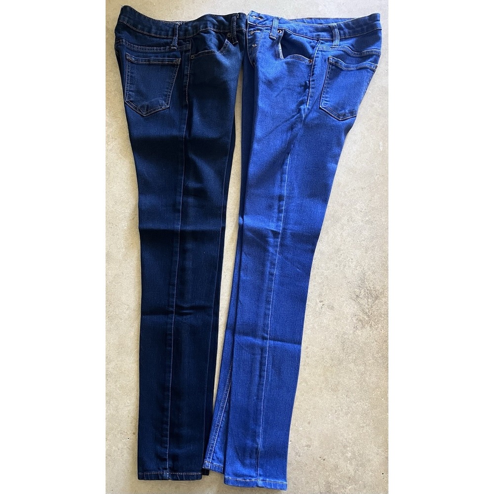 Lot of 2 No Boundaries Juniors Size 5 Denim Blue & Dark Blue Button Jeans